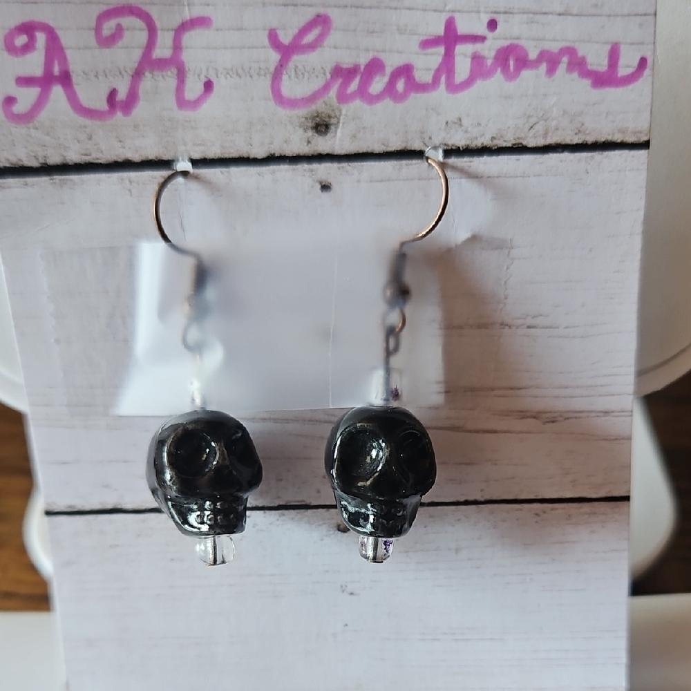 Hamdmade Black Skull Earrings With Antique Wire
